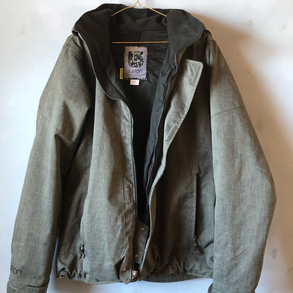 Women’s Burton snowboarding jacket